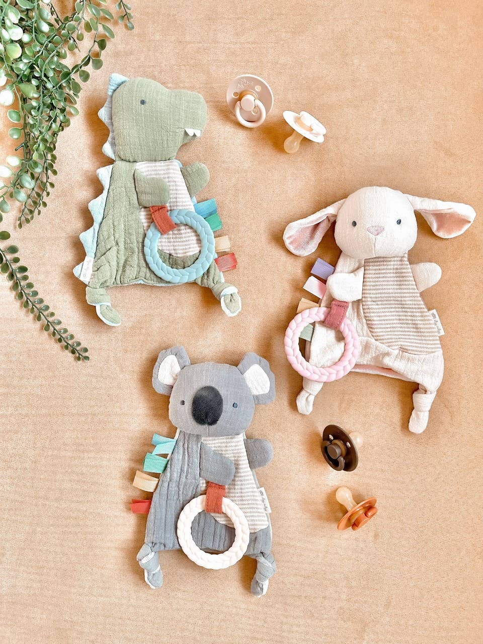 Itzy Bitzy Crinkle™ Sensory Toy with Teether: Koala, photo 4 of 8