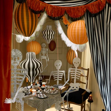 Orange & Black Tinsel Scalloped Garland, photo 2 of 5